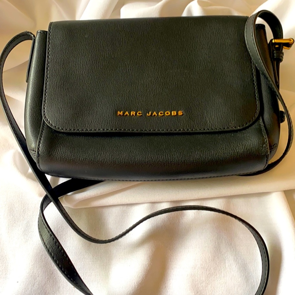 Marc Jacob’s black leather crossbody bag